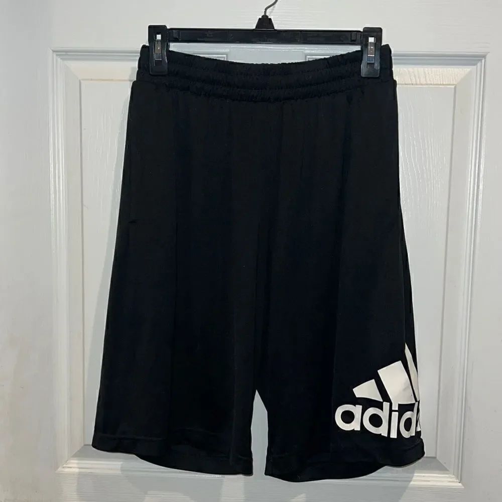 Men’s black spell out Adidas basketball athletic shorts size Large